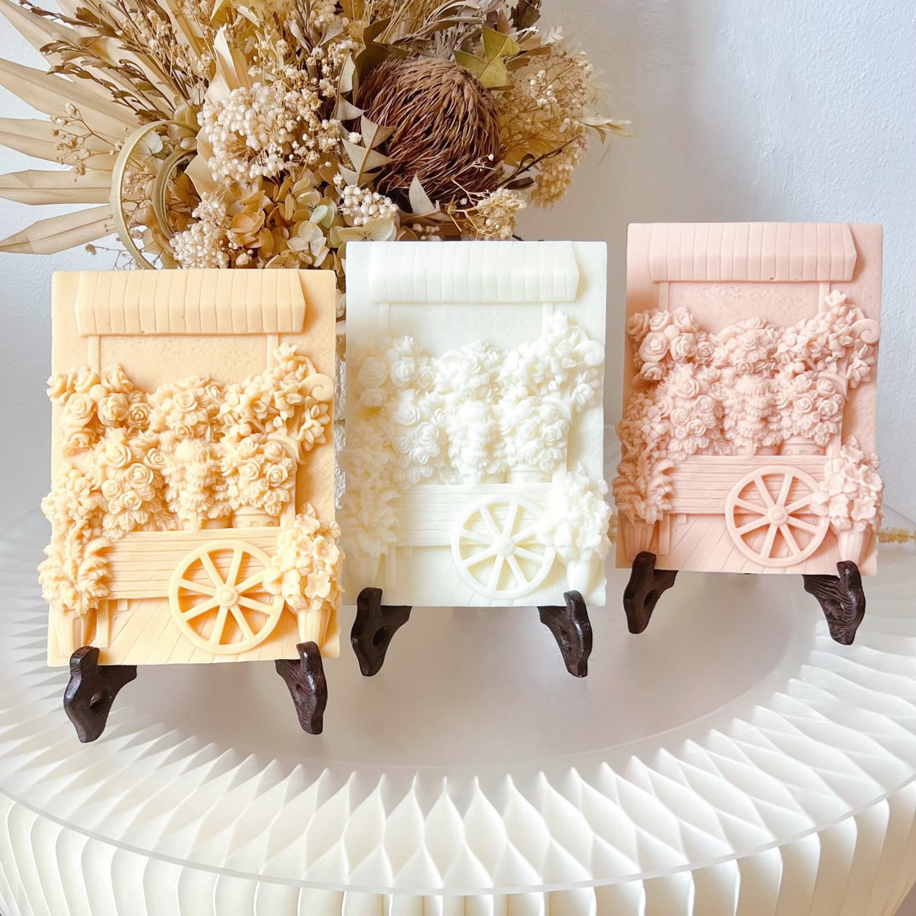 Flower Booth Scented Soy Wax Tablet, Home Décor - LMJ Candles