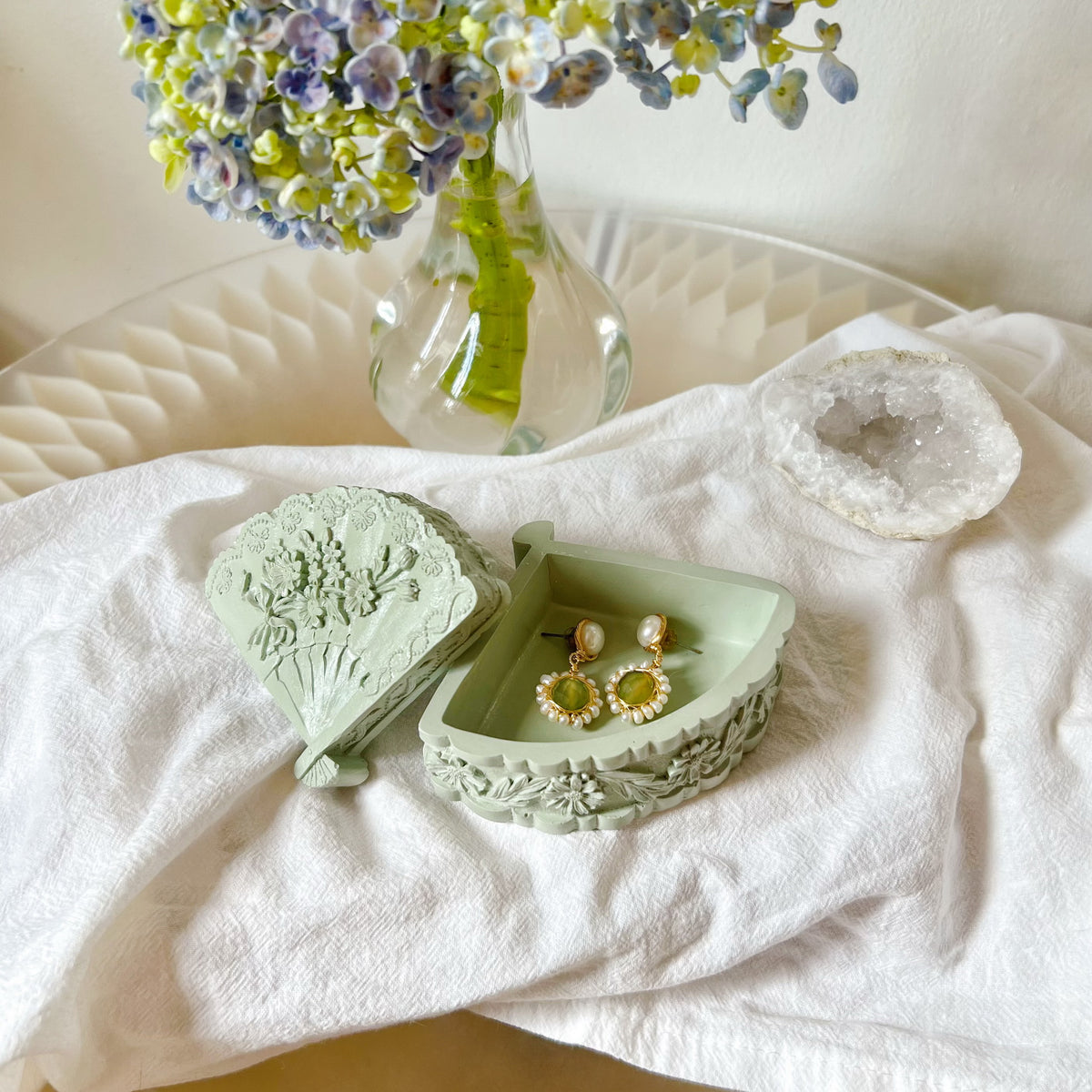 Handcrafted Daisy Fan Shaped Trinket Box - LMJ Candles