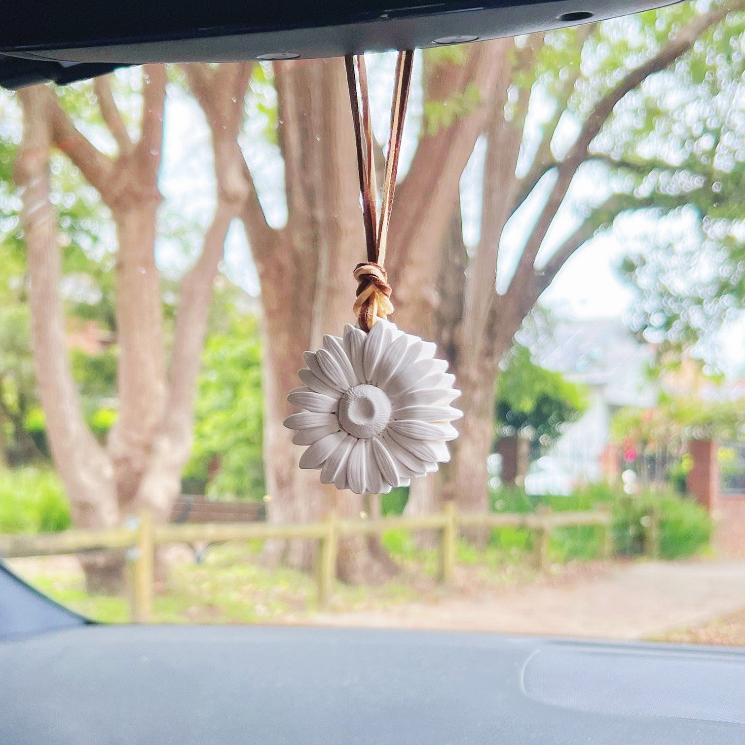 Daisy Blossom Air Freshener Car Vent Clip Hanging Diffuser LMJ Candles