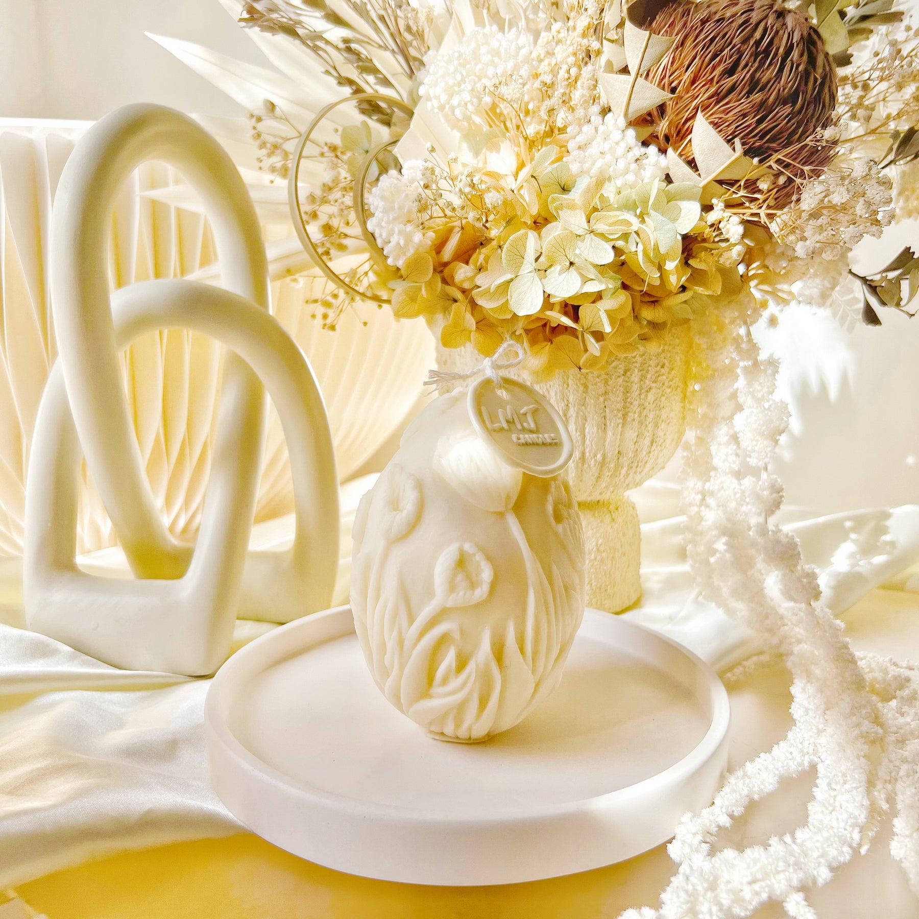 Carved Tulip Egg Scented Soy Candle - LMJ Candles