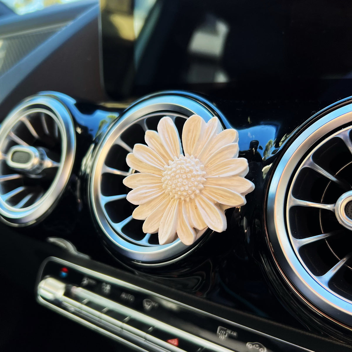 Daisy Blossom Air Freshener Car Vent Clip Hanging Diffuser LMJ Candles