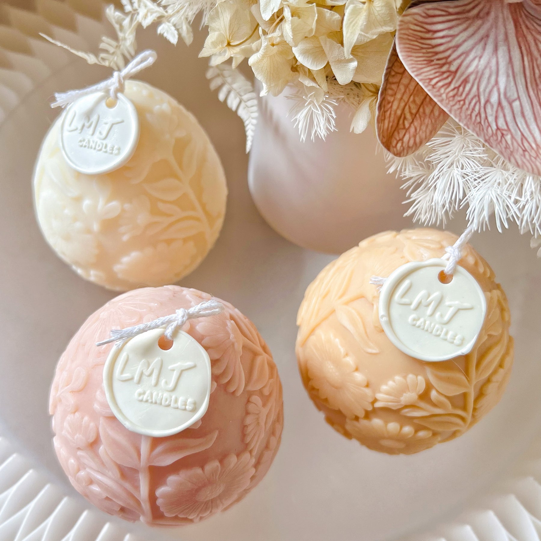 Carved Daisy Egg Scented Soy Candle - Easter Gift & Décor LMJ Candles