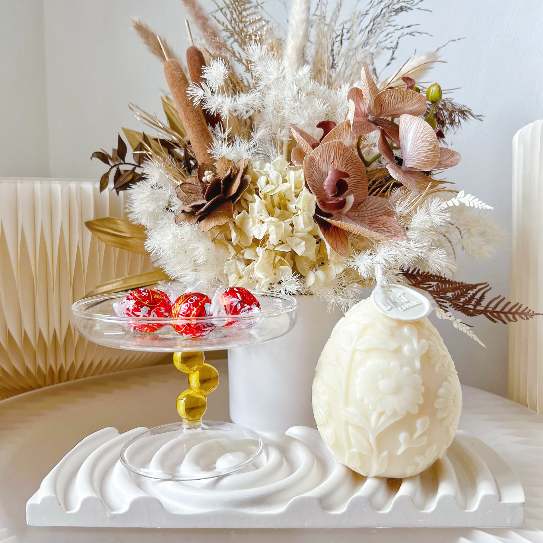 Carved Daisy Egg Scented Soy Candle - Easter Gift & Décor LMJ Candles