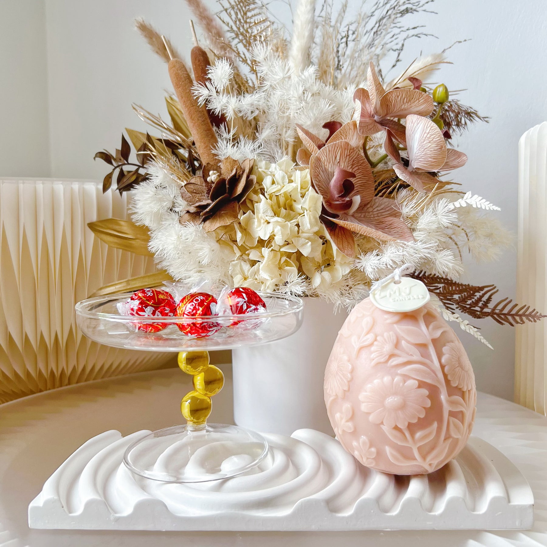 Carved Daisy Egg Scented Soy Candle - Easter Gift & Décor LMJ Candles