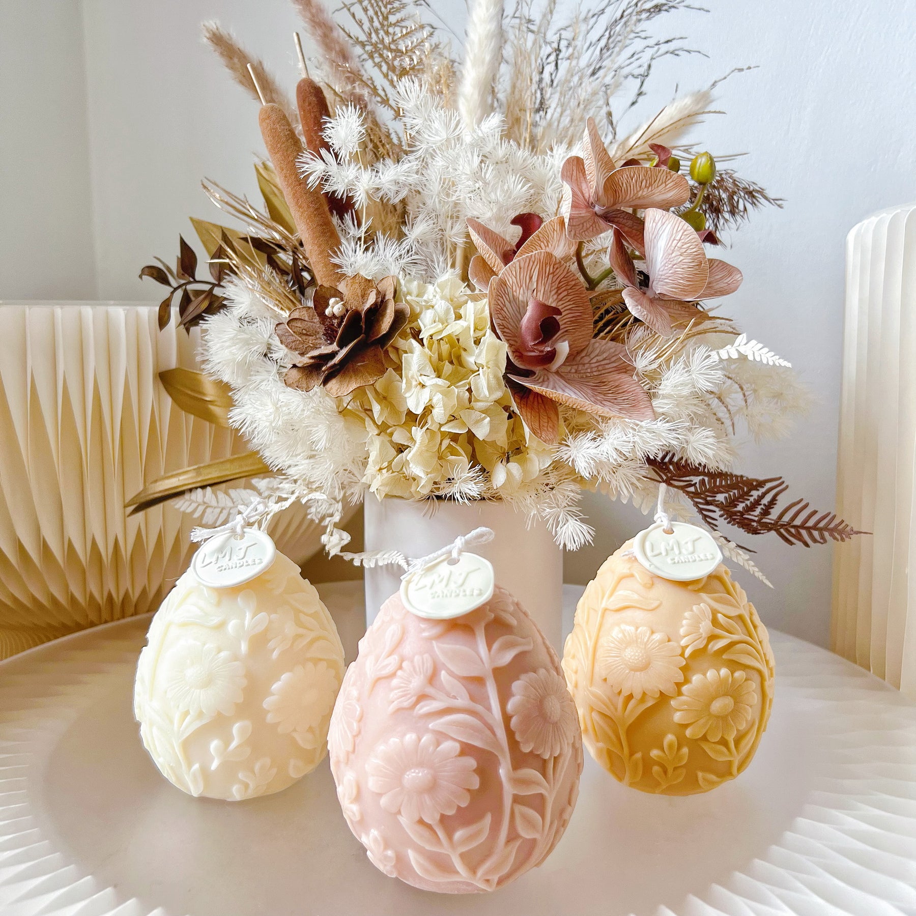 Carved Daisy Egg Scented Soy Candle - Easter Gift & Décor LMJ Candles