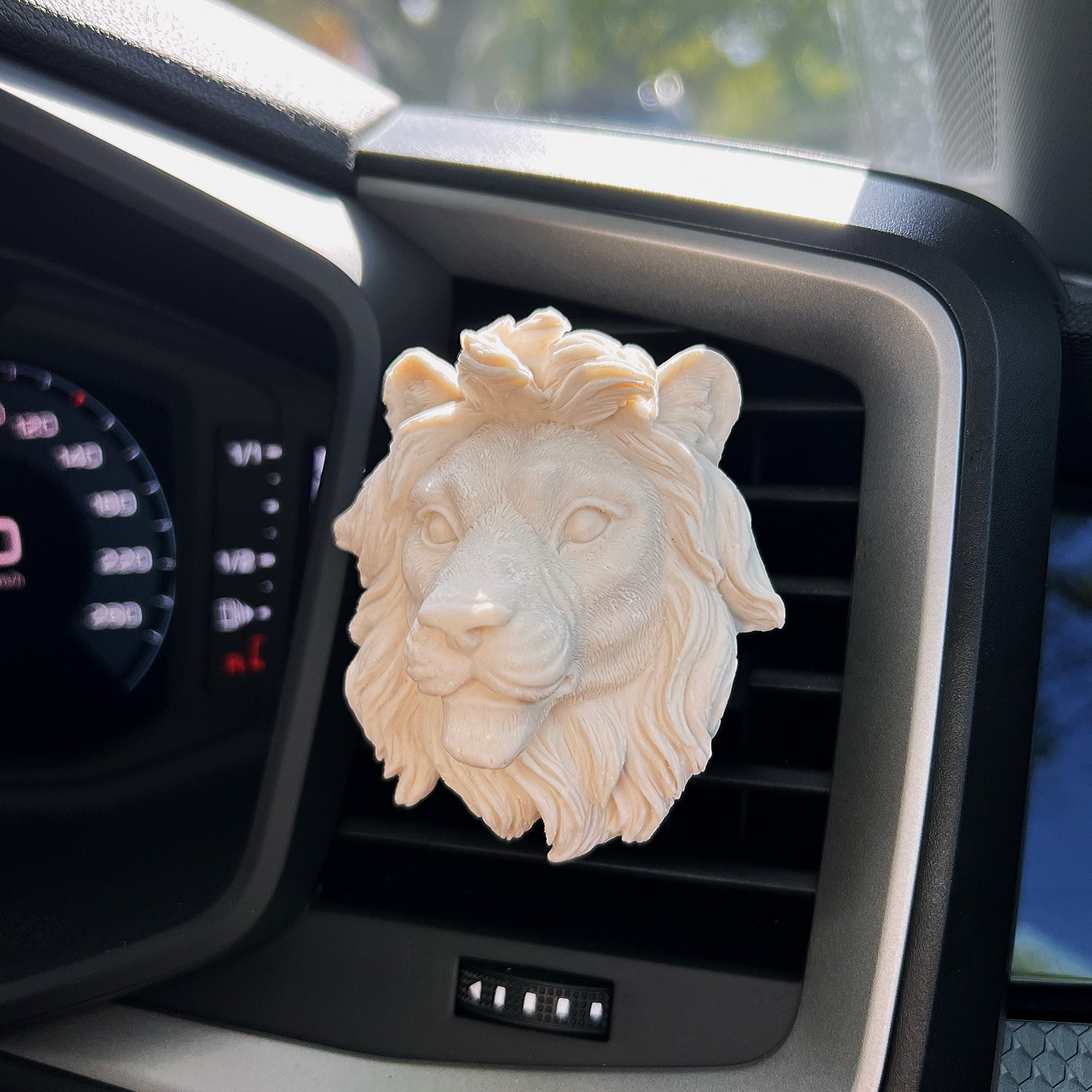 Lion Bust Air Freshener - Car Vent Clip Hanging Diffuser | LMJ Candles
