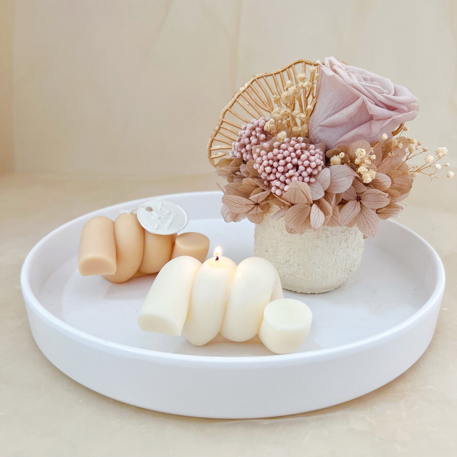 Small Knot Scented Soy Candle - Cute Home Décor | LMJ Candles