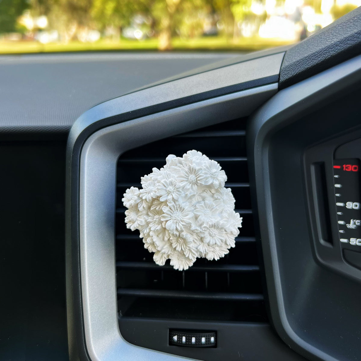 Daisy Bunch Air Freshener - Car Vent Clip | LMJ Candles