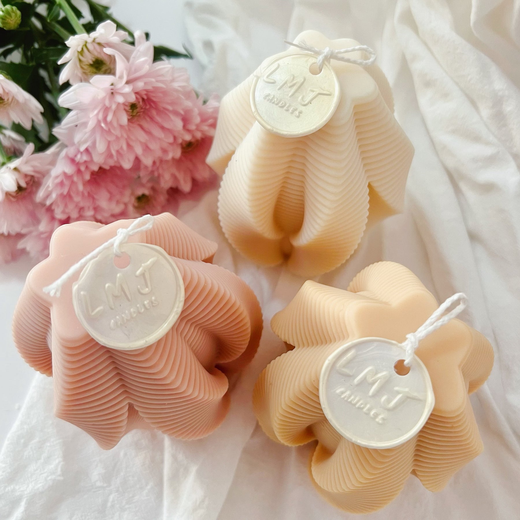 Ribbed Twirl Scented Candle - Captivating Home Décor | LMJ Candles