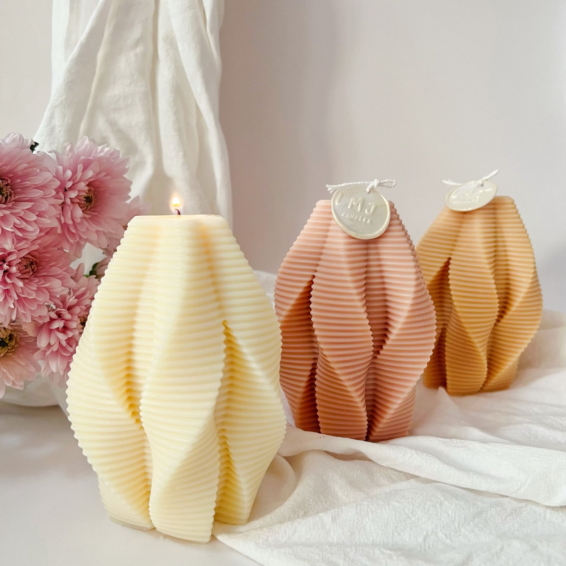 Ribbed Twirl Scented Candle - Captivating Home Décor | LMJ Candles