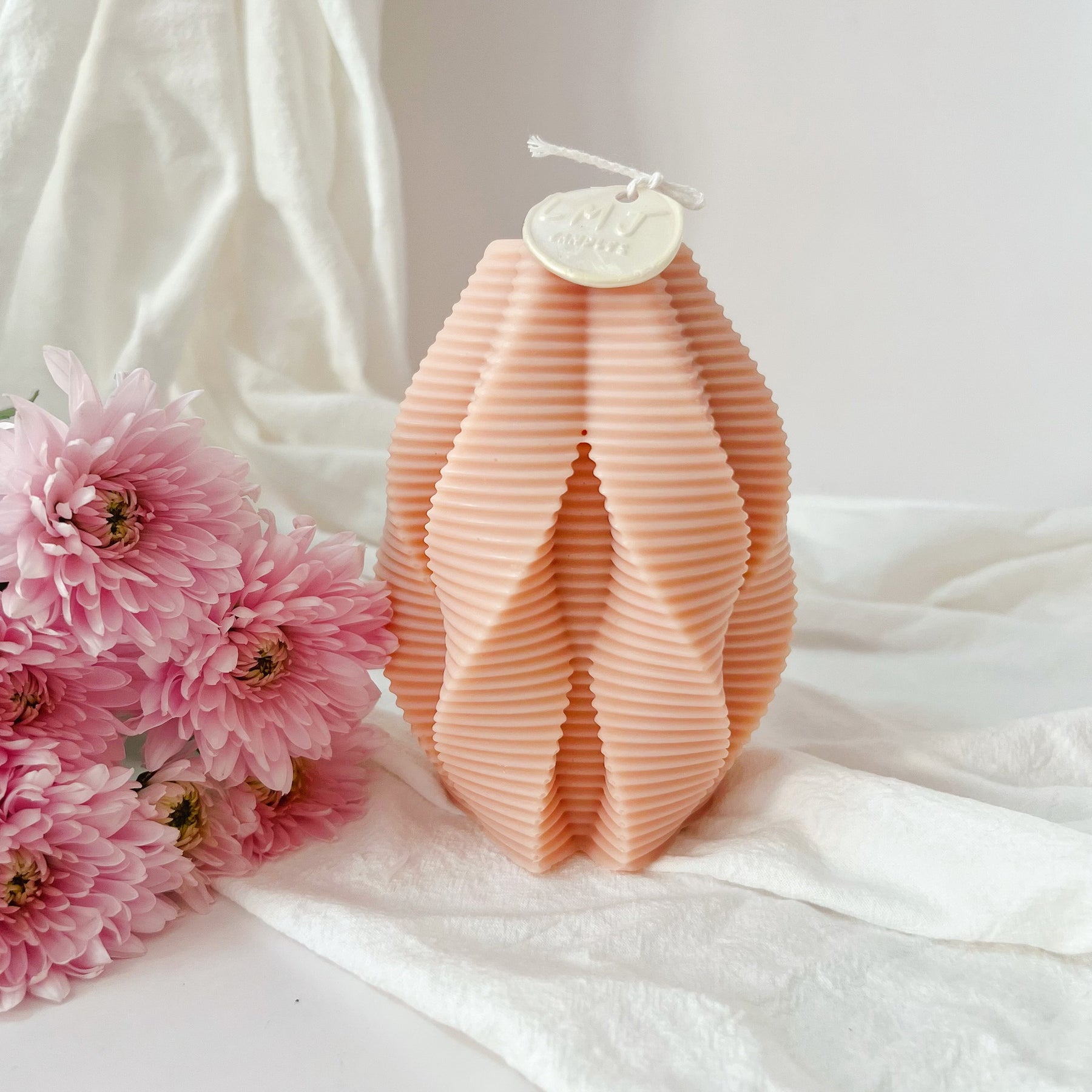 Ribbed Twirl Scented Candle - Captivating Home Décor | LMJ Candles