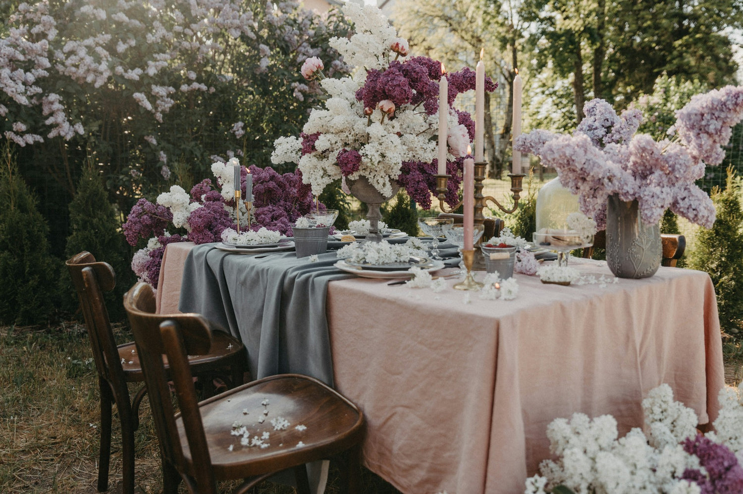 Elevate Your Wedding Tablescape with Taper Candles: How to Create Enchanting Table Settings
