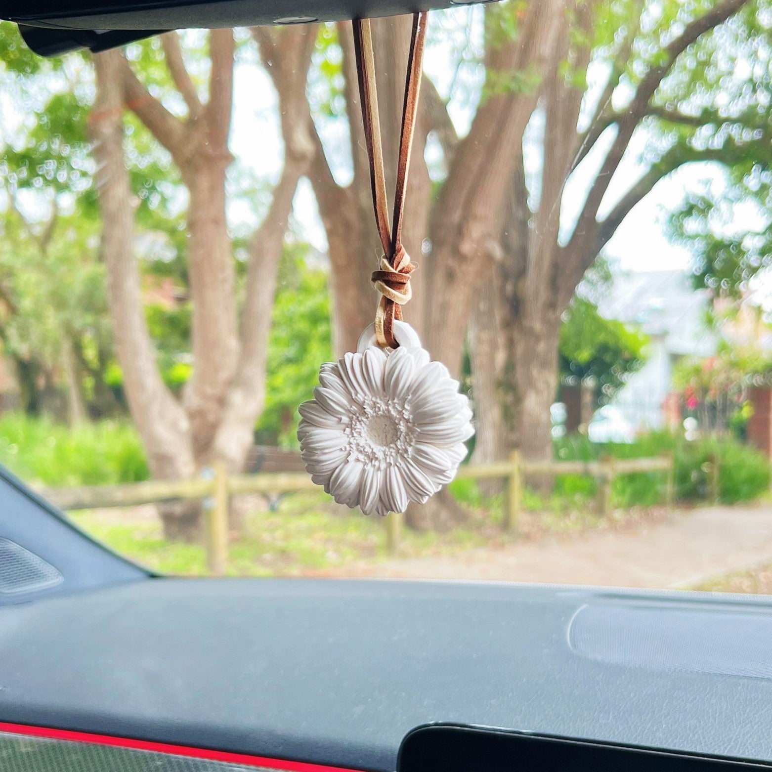 African Daisy Air Freshener Car Vent Clip Hanging Diffuser LMJ Candles