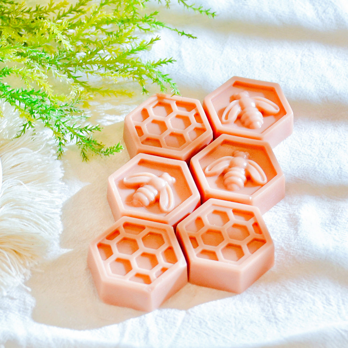 Bee Honeycomb Handmade Soy Wax Melts | Highly Scented Soy Wax Tart Australia | LMJ Candles