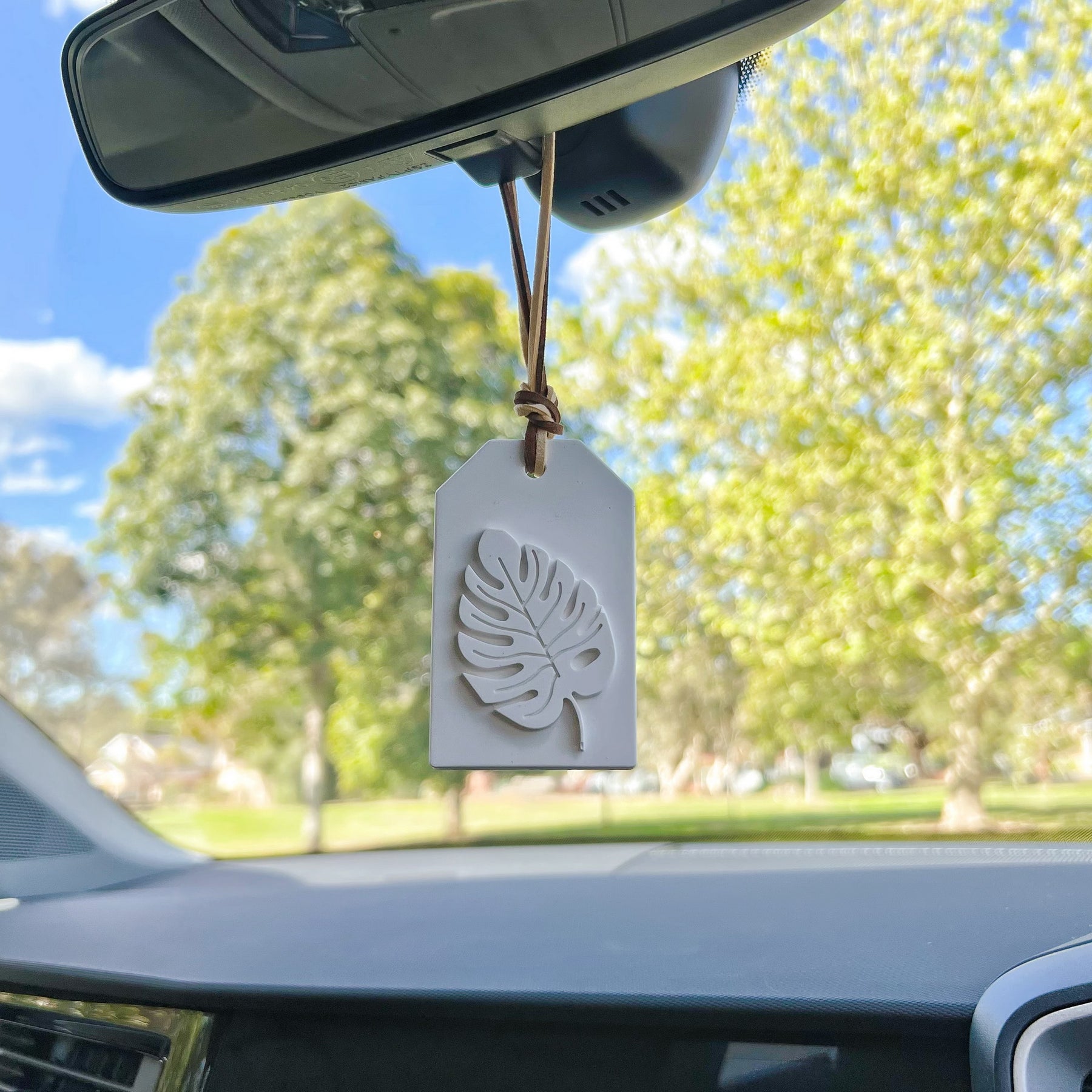 Leaf Air Freshener - Car Hanging Diffuser