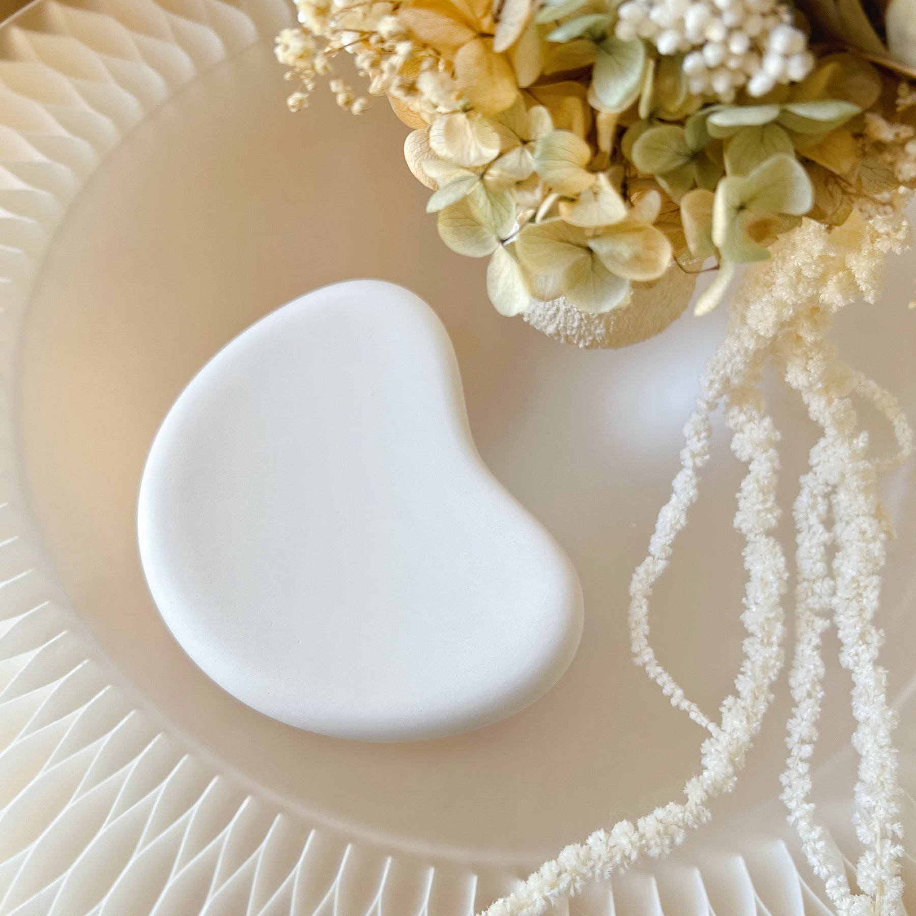 Handcrafted Minimalistic Curved Tray Trinket Dish | LMJ Candles